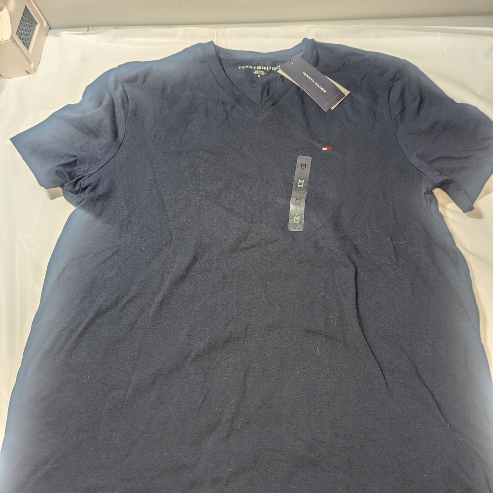 NEW Tommy Hilfiger Shirt Mens Size Medium Casual Comfort V-neck Logo Navy NWT